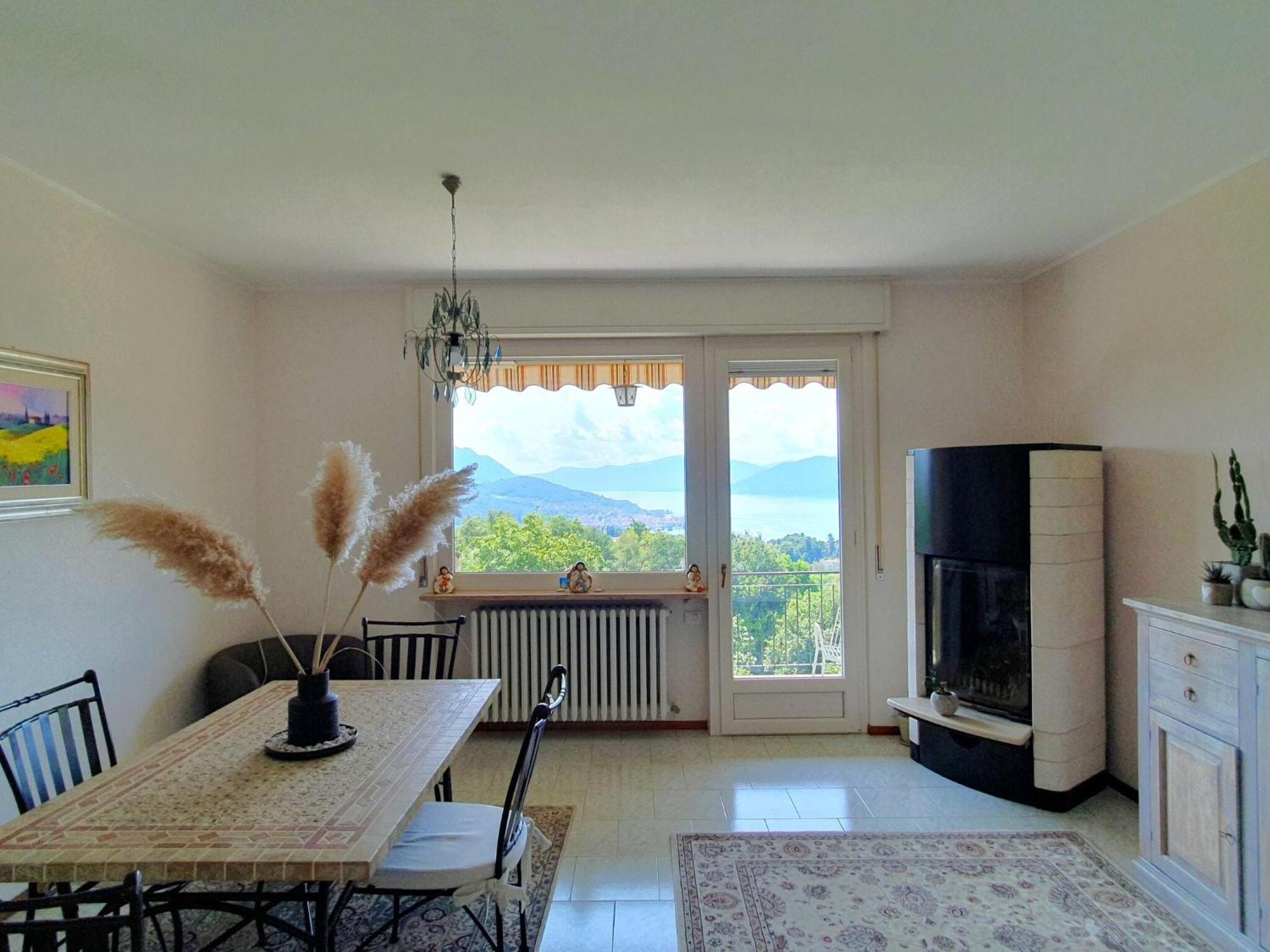 Villa With Enchanting Garden Overlooking The Lake Luino Exterior foto